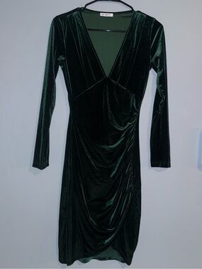 Hublot Emerald Green Velvet Long Sleeve V-Neck Dress